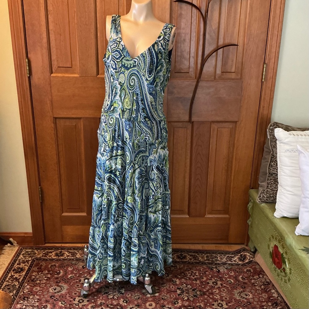 Elegant Paisley Maxi Dress